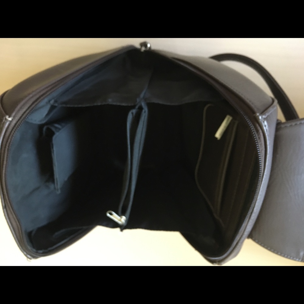 Woman’s purse backpack - Picture 3 of 3